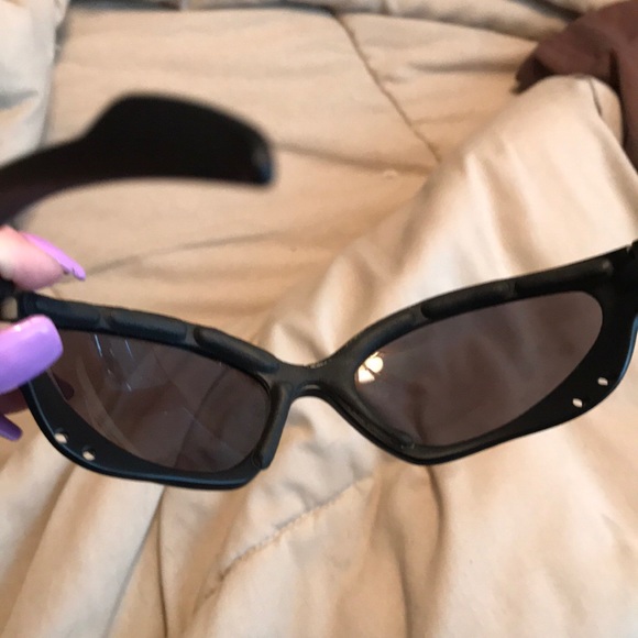 $10/ea-4/$20 Sporty Sunglasses with padded frames - Picture 3 of 6